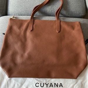 Cuyana Classic Leather Zipper Tote